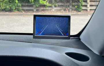 Command 5 Inch Dual Mount Reversing Camera Kit with Flush-Mountable Butterfly Mount Camera and 6m Cable - 91CMDS5DK